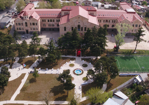 კავკასიის უნივერსიტეტი (CU)