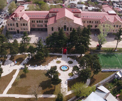 კავკასიის უნივერსიტეტი (CU)